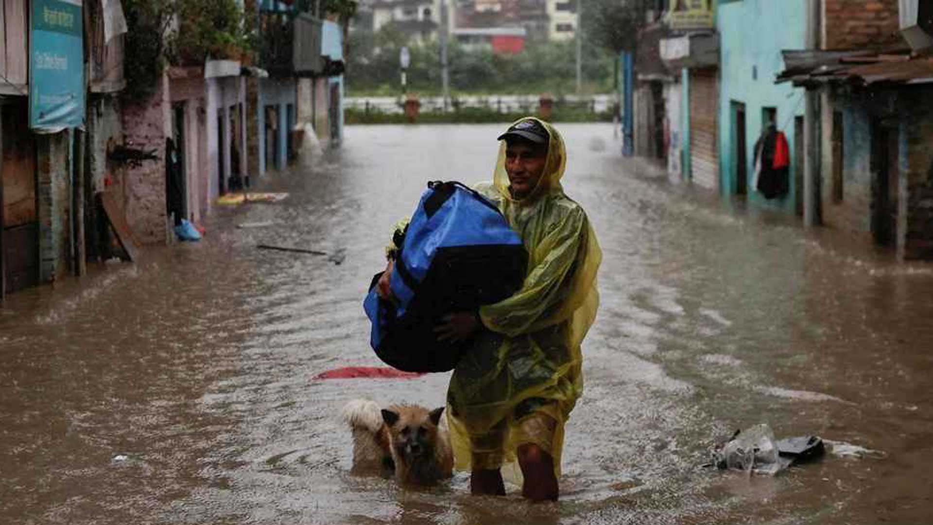 আকস্মিক বন্যা ও ভূমিধসে বিপর্যস্ত নেপাল, নিহত ৪৭