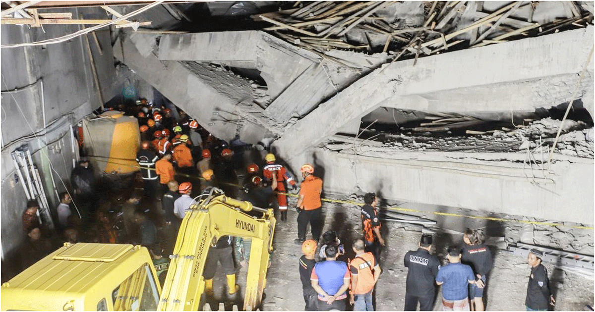 ইন্দোনেশিয়ায় স্কুল ভবন ধসে নিহতের সংখ্যা বেড়ে ৪৫