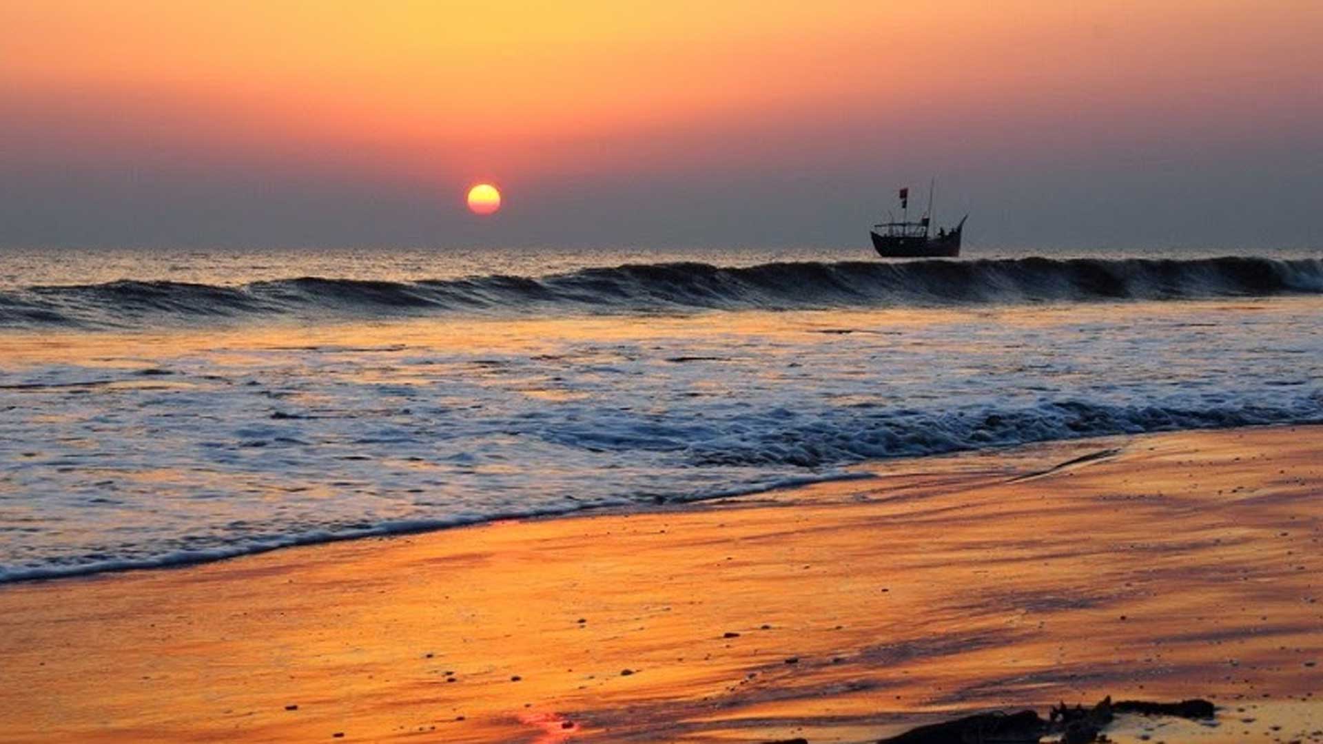 কুয়াকাটায় সূর্যোদয় পয়েন্টে ভেসে এলো অজ্ঞাত যুবকের মরদেহ