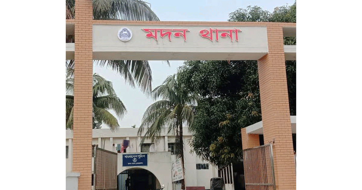 মদনে তুচ্ছ ঘটনায় কৃষককে পিটিয়ে হত্যা