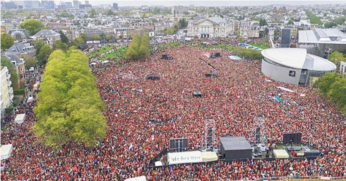 গাজা যুদ্ধের অবসানের দাবিতে নেদারল্যান্ডসে লাখো মানুষের বিক্ষোভ