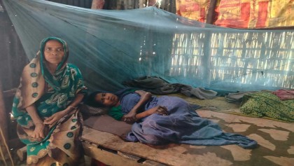 ১৪ বছর ধরে বিছানায় শয্যাশায়ী পারুল সুস্থ হয়ে স্বাভাবিক জীবনে ফিরতে চান