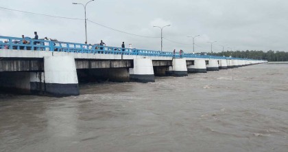 তিস্তার পানি বিপদসীমার ওপরে, প্লাবিত তিন জেলার নিম্নাঞ্চল