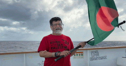 ‘রেড জোন’ এর খুব কাছে শহিদুল আলমদের জাহাজ