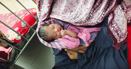 সিরাজগঞ্জে ফুটপাতে পাওয়া নবজাতককে দত্তক নিতে আগ্রহী ২৩ দম্পতি