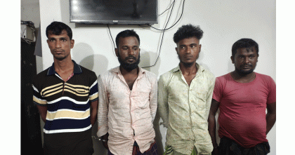 ভোলায় মা ইলিশ শিকারের দায়ে চার জেলে আটক