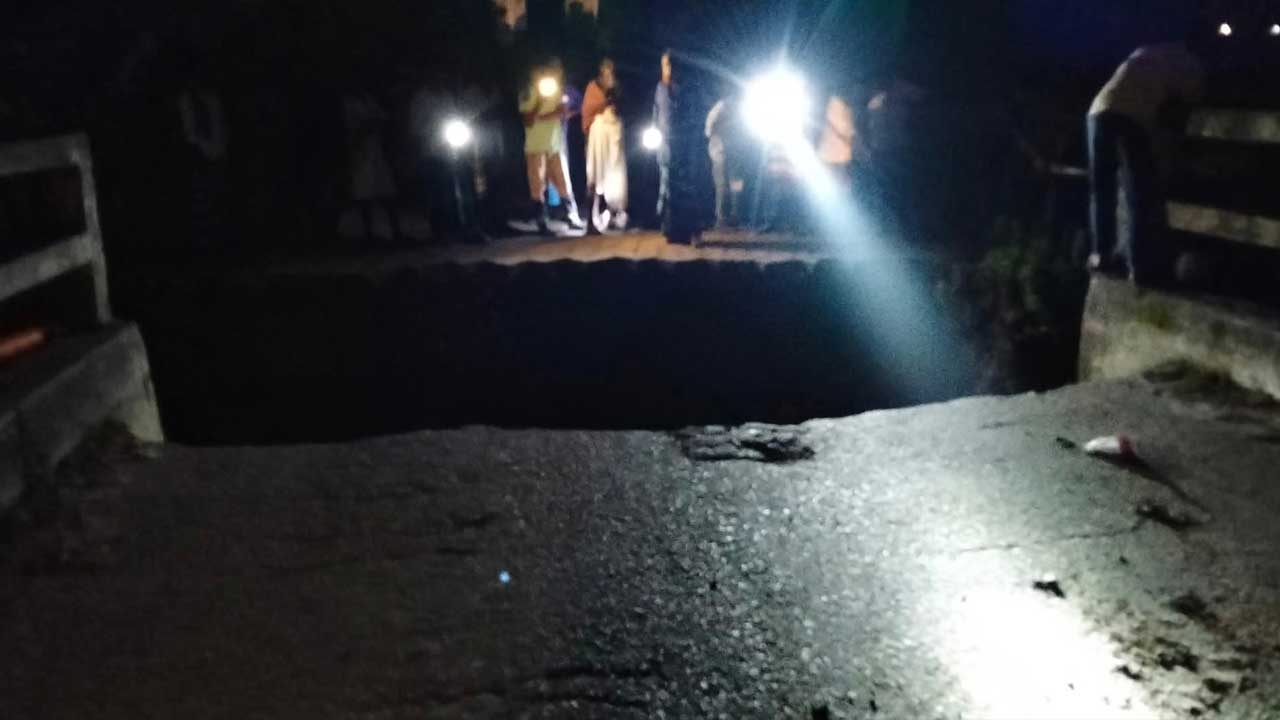 টাঙ্গাইল এসডিএস সেতুর অ্যাপ্রোচ ধস: চরম দুর্ভোগে হাজারো মানুষ