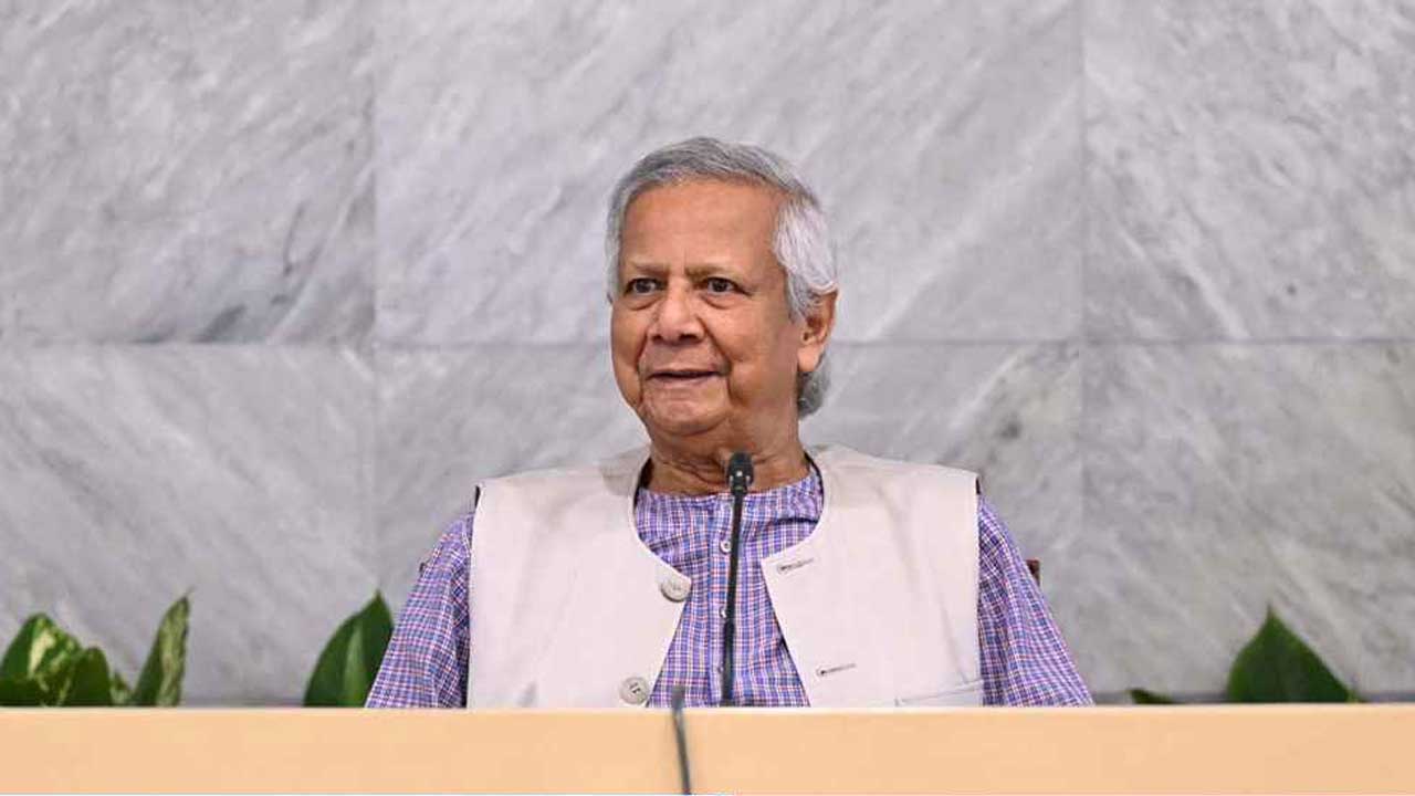 কন্যাশিশুদের দক্ষ মানবসম্পদে পরিণত করতে হবে: প্রধান উপদেষ্টা 