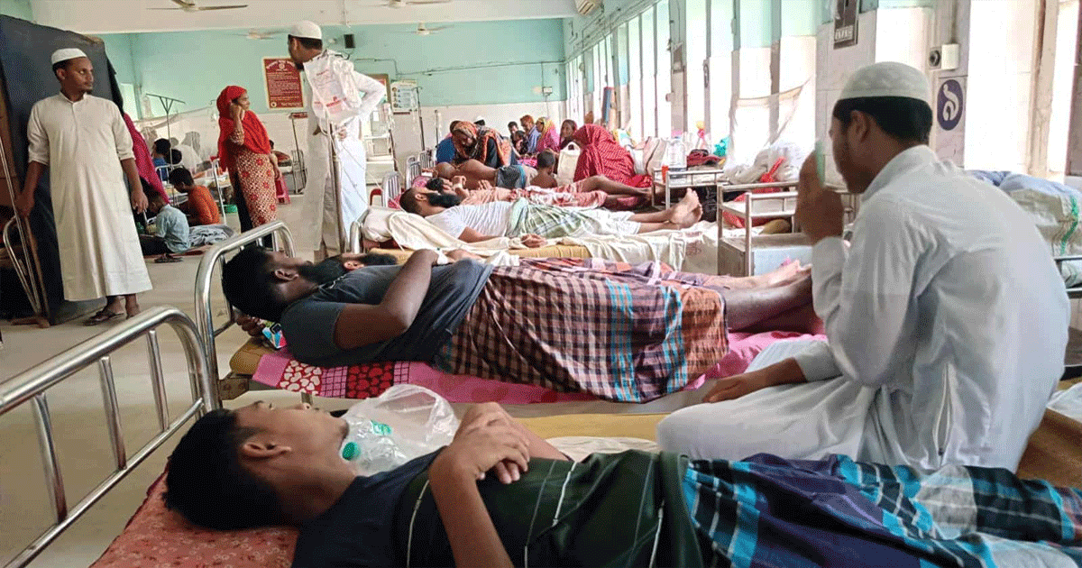 নওগাঁয় হোস্টেলের খাবার খেয়ে অর্ধশতাধিক মাদরাসা শিক্ষার্থী হাসপাতালে