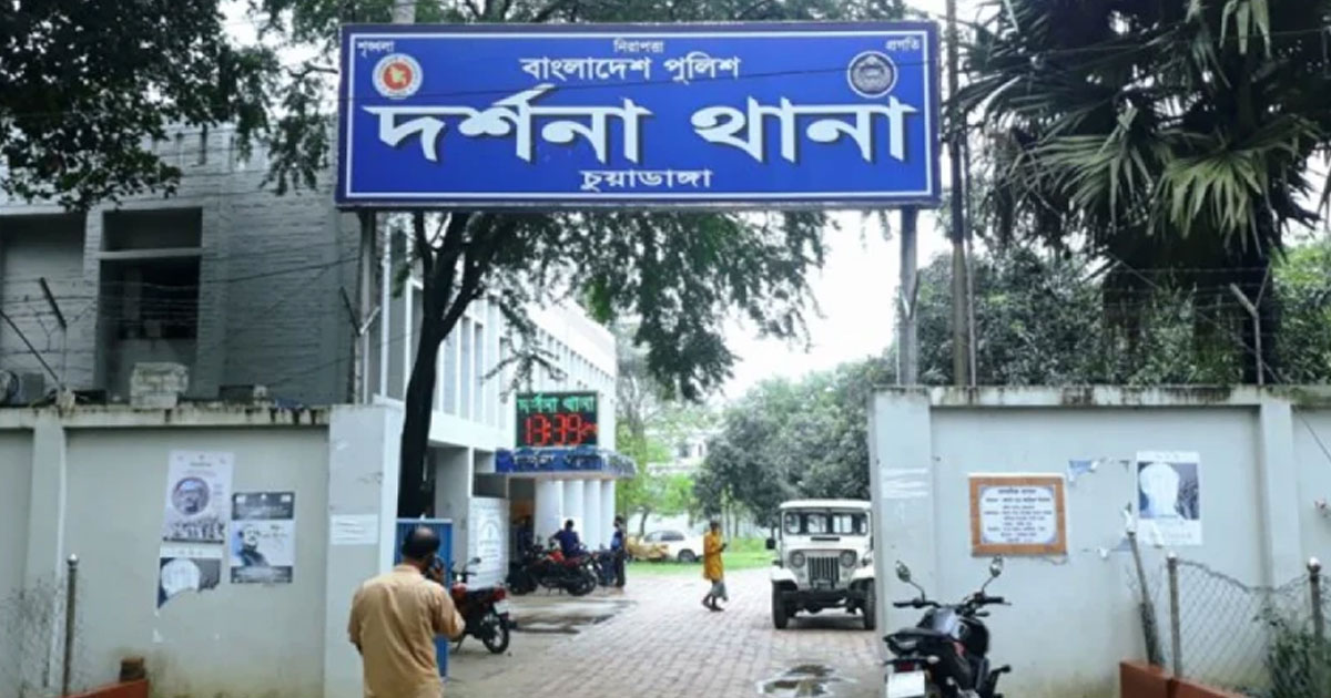 সাংবাদিক ইলিয়াস হোসাইনের অনুসন্ধানে বক্তব্য দেয়ায় বাড়ি ভাংচুর, নারী আটক