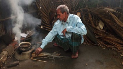 অনিশ্চিত ভবিষ্যতের পথে ৭৫ বছর বয়সী আ: গফুর মাস্টার