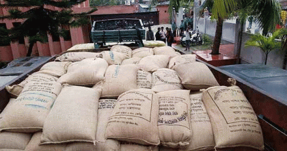 বাউফলে প্রকৃত জেলেরা পাচ্ছেনা চাল, স্বজনপ্রীতির অভিযোগ