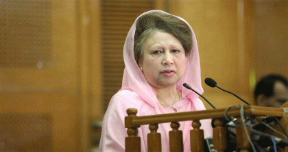 প্রায় সাত বছর পর জিয়াউর রহমানের সমাধিতে খালেদা জিয়া