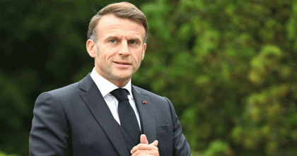 অস্থির ফ্রান্সে ৪৮ ঘণ্টার মধ্যে নতুন প্রধানমন্ত্রী নিয়োগ দেবেন ম্যাক্রোঁ