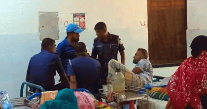 পটুয়াখালীতে বিএনপির দুই গ্রুপের সংঘর্ষে পাঁচ পুলিশসহ আহত আট