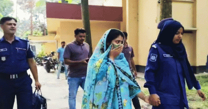 নাটোরে বৃদ্ধা হত্যার রহস্য উন্মোচন, গয়না হাতিয়ে নিতে দাদিকে হত্যা করেন নাতনি