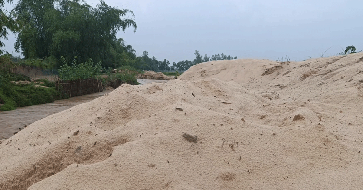 হবিগঞ্জে চলছে সিলিকা বালু লুটের মহোৎসব