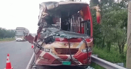 মাদারীপুরে বাস ও কাভার্ডভ্যান সংঘর্ষে নিহত এক