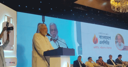এলপিজি সিলিন্ডারের দাম এক হাজার টাকার মধ্যে হওয়া উচিত: জ্বালানি উপদেষ্টা