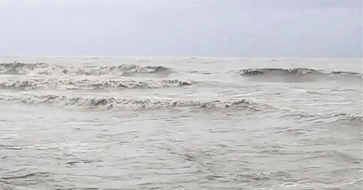 নৌ-পুলিশ দেখে নদীতে ঝাঁপ, ২০ ঘন্টা ধরে নিখোঁজ যুবক