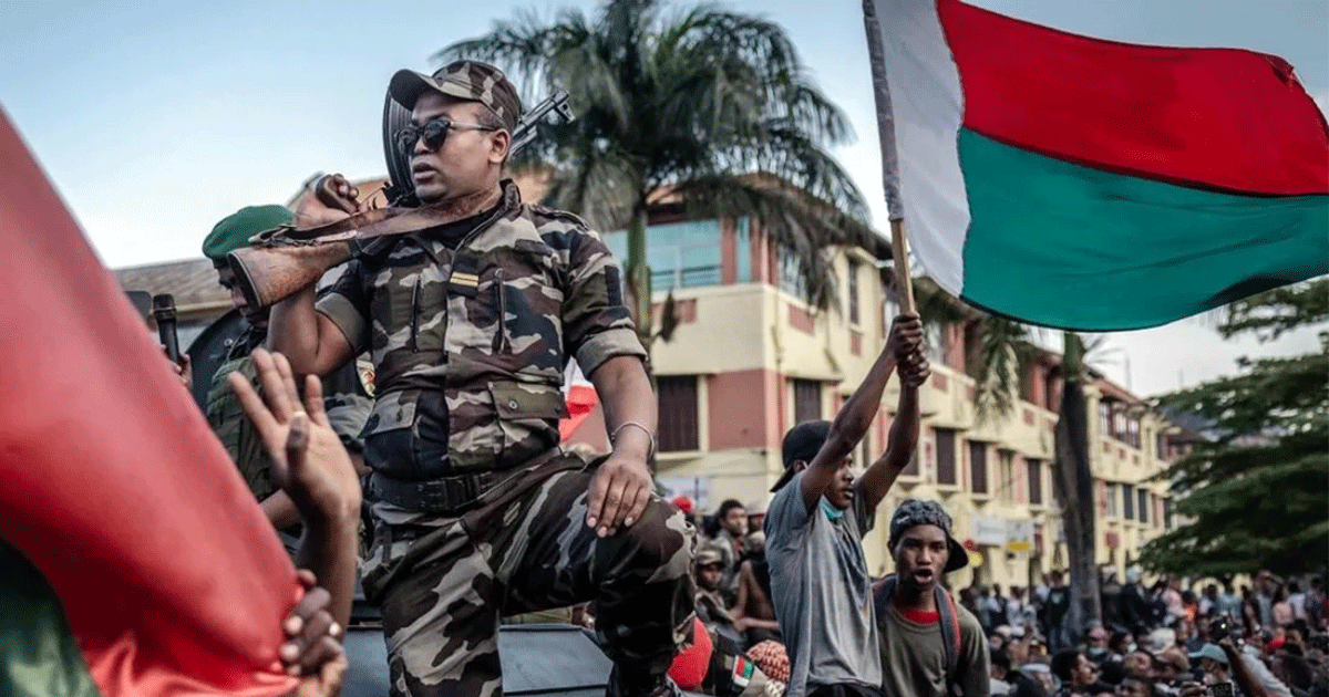 আদেশ অমান্য করে মাদাগাস্কারের জেন-জি বিক্ষোভে নেমেছে সেনা সদস্যরা