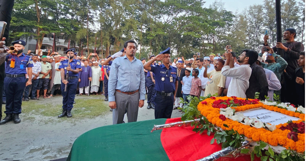 বীর মুক্তিযোদ্ধা ও আ.লীগ নেতা আবদুল আজিজকে উপজেলা প্রশাসনের গার্ড অব অনার