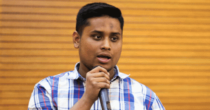 রাস্তায় শিক্ষকদের পেটানো সভ্য রাষ্ট্রীয় চরিত্র হতে পারে না: হাসনাত