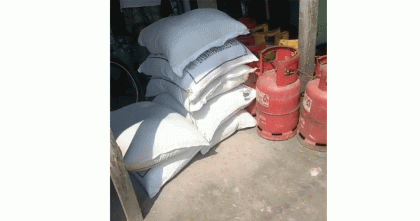 দশমিনায় জেলেদের চাল বিক্রির অভিযোগ ইউপি সদস্যের বিরুদ্ধে