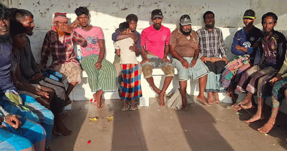 টেকনাফের ১৩টি ফিশিং ট্রলার ও ১১৬ জেলে দুই মাসেও ফেরৎ দেয়নি আরাকান আর্মি