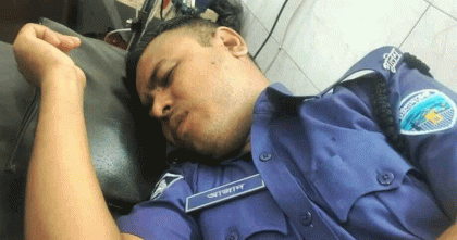 মহাসড়কে গাড়ি দাঁড়াতে নিষেধ করায় পুলিশ কনস্টেবলের মাথা ফাটালো বিক্রয় প্রতিনিধি: আটক-১