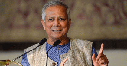 ক্ষুধা নয়, অস্ত্রের পেছনে টাকা খরচ করা হচ্ছে: ড. ইউনূস