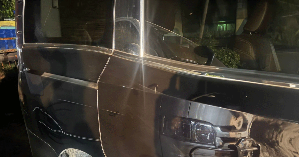 গাজীপুরে মোবাইল কোর্ট পরিচালনাকালে ম্যাজিস্ট্রেটের গাড়ি ভাঙচুর