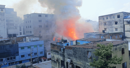 মিরপুরে পোশাক কারখানা ও কেমিক্যাল গুদামে আগুনে দগ্ধ হয়ে নিহত ৯