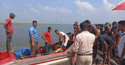 তিতাস নদীতে বাবা-ছেলে নিখোঁজ: ছেলেকে উদ্ধার, বাবার সন্ধানে ডুবুরি দল