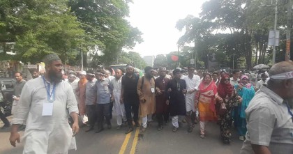 শাহবাগ ব্লকেডে যাচ্ছেন শিক্ষকরা