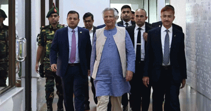 দেশে ফিরেছেন প্রধান উপদেষ্টা