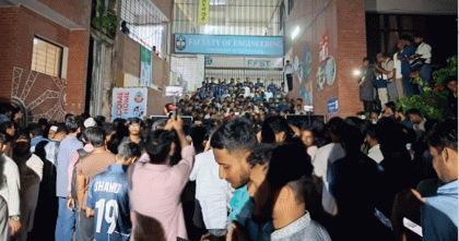 সোহরাওয়ার্দী হলে পুনরায় ফল গণনার দাবিতে ছাত্রদলের বিক্ষোভ