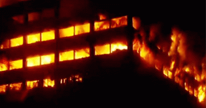 ছয় ঘণ্টায়ও নিয়ন্ত্রণে আসেনি আগুন, জ্বলছে দাউ দাউ করে