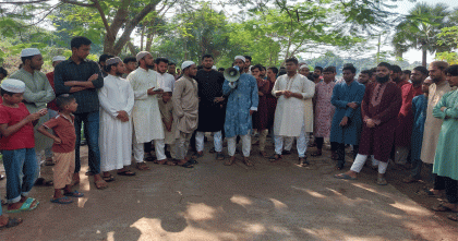 ১৩ বছরের শিশুকে ধর্ষণের প্রতিবাদে কুবিতে বিক্ষোভ