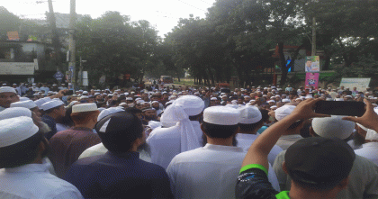 গাজীপুরে অবৈধ লটারি মেলার বিরুদ্ধে এলাকাবাসীর বিক্ষোভ ও সড়ক অবরোধ