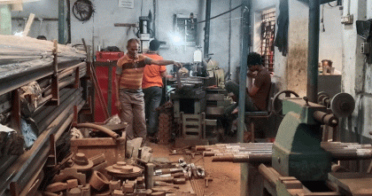 সৈয়দপুরে পরিত্যক্ত লোহা থেকে বছরে ৩০০ কোটি টাকার বাণিজ্য