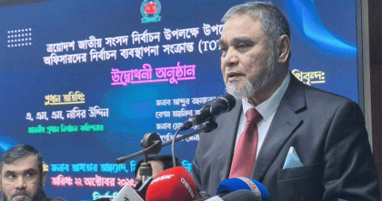 আইনের প্রতি শ্রদ্ধাশীল থেকে নিরপেক্ষভাবে দায়িত্ব পালনের নির্দেশ সিইসি’র