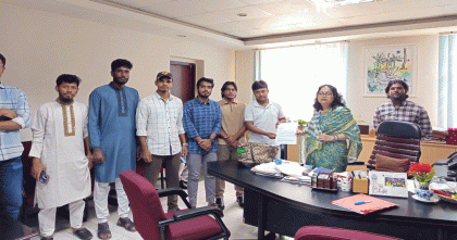 জুলাই অভ্যুত্থান বিপক্ষে অবস্থানকারী ঢাবি কর্মকর্তাদের বিরুদ্ধে প্রশাসনিক ব্যবস্থা গ্রহণের দাবি