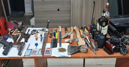 রাজধানীতে যৌথ বাহিনীর অভিযানে আগ্নেয়াস্ত্রসহ আটক এক