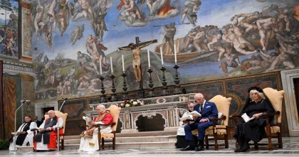 ৫০০ বছরের শত্রুতা ছেড়ে একসঙ্গে প্রার্থনায় রাজা চার্লস ও পোপ লিও