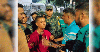 নির্বাচন কমিশনের সামনে ককটেল বিস্ফোরণ ঘটনায় আটক এক