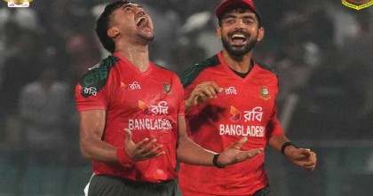 পরপর দুই উইকেট নিলেন তাসকিন