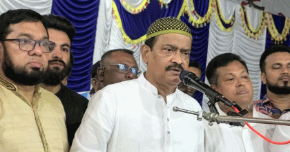 হাসিনা-রেহানা দেশের ১১ বছরের বাজেট লুটপাট করেছে: আবুল খায়ের