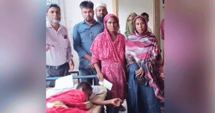 মায়ের কোলে ফিরলো পথশিশু আব্দুল খালেক

