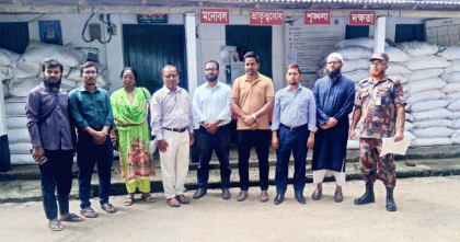 ভারতে পাচারের সময় লালমনিরহাটে ২৪৫ বস্তা রাসায়নিক সার জব্দ